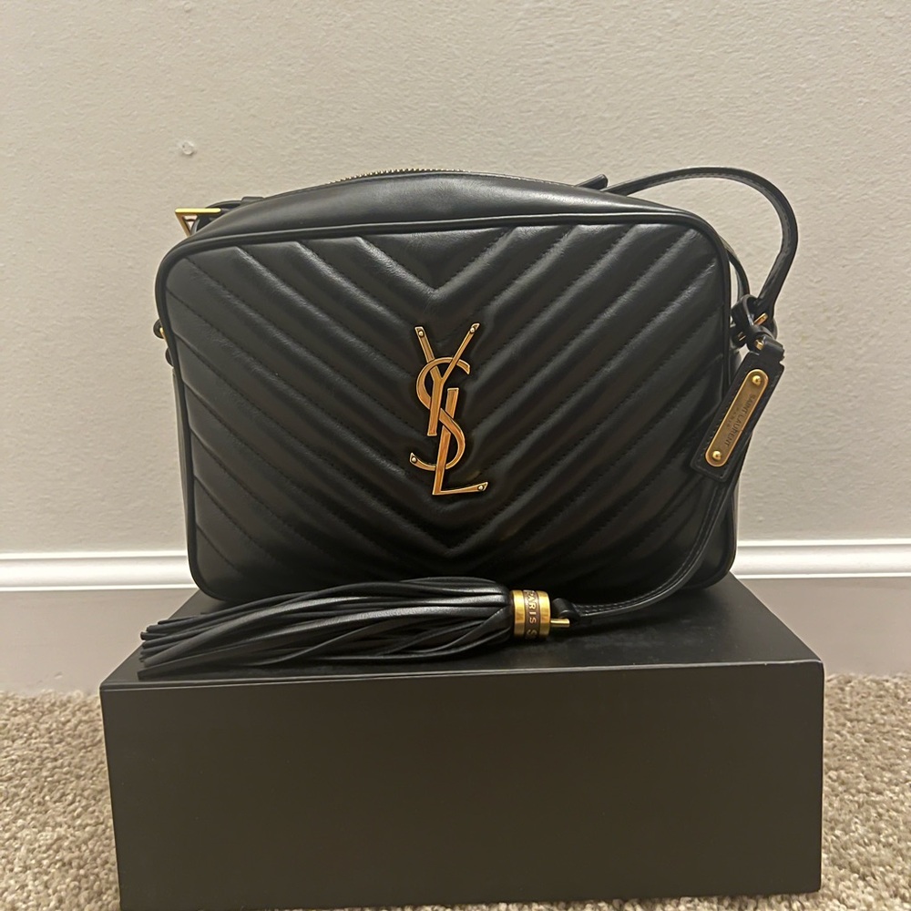 Yves Saint Laurent LouLou Camera Bag in black